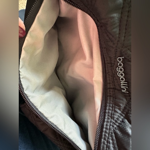 BAGGILLINI Black Quilted Multi Pocket Crossbody - Picture 9 of 11